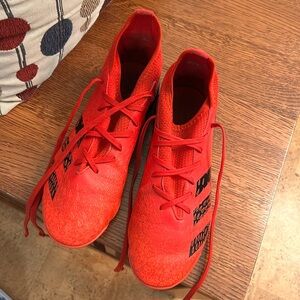Soccer turf shoes adidas size 5